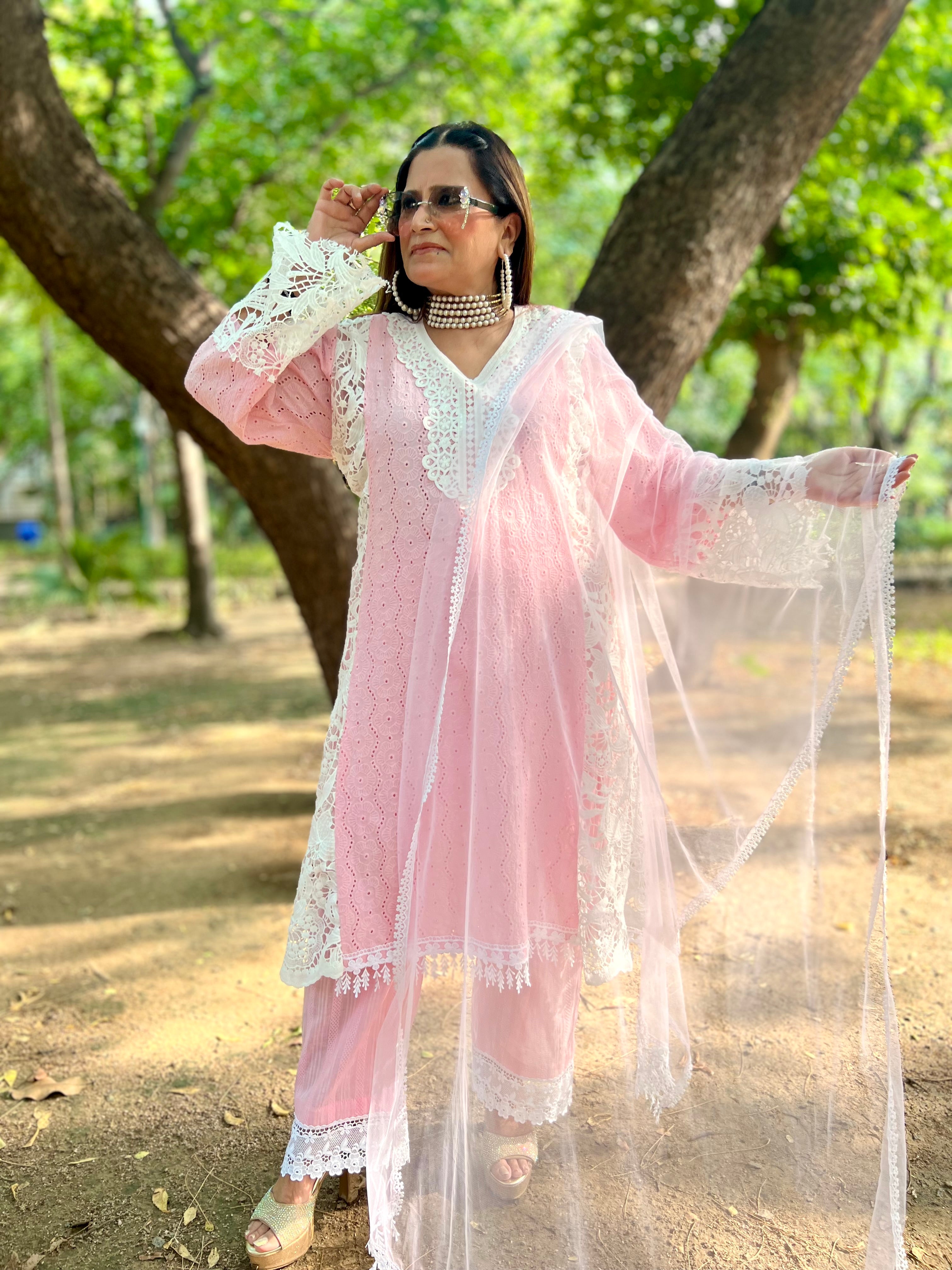 Pearl & pink chic